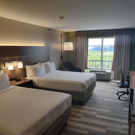 Holiday Inn Express Trincity By Ihg Exterior foto