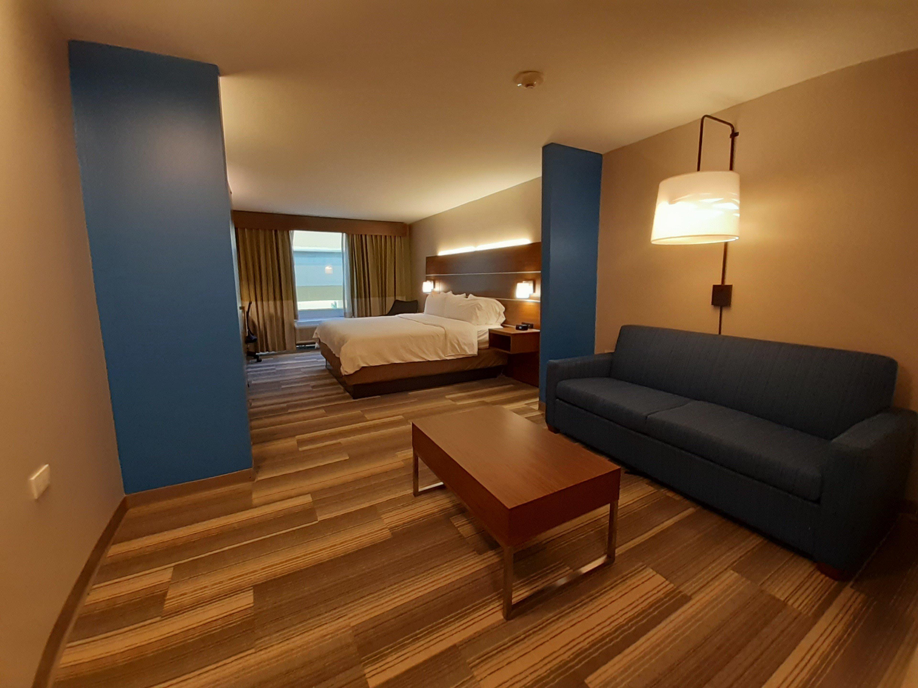 Holiday Inn Express Trincity By Ihg Exterior foto