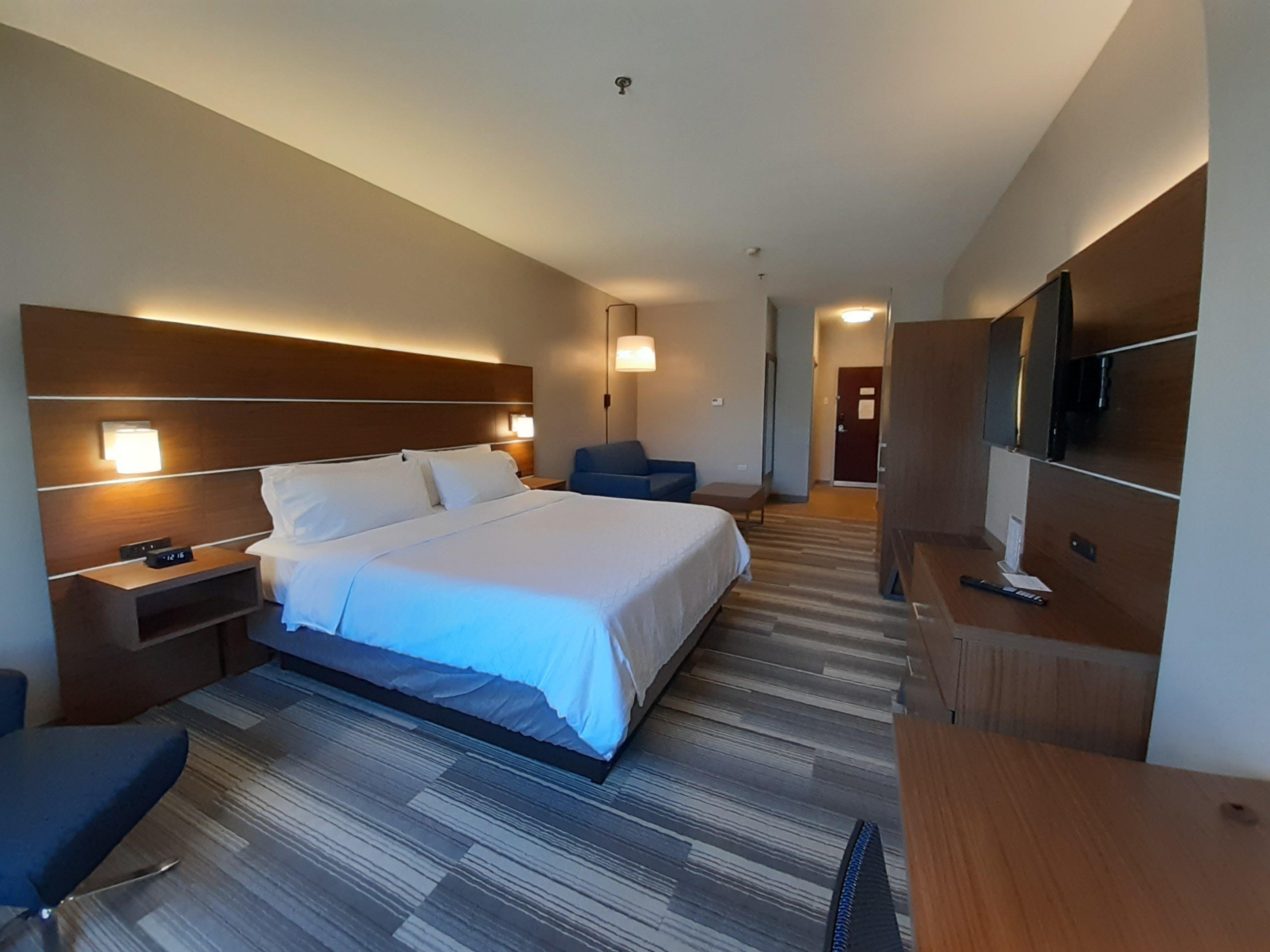 Holiday Inn Express Trincity By Ihg Exterior foto