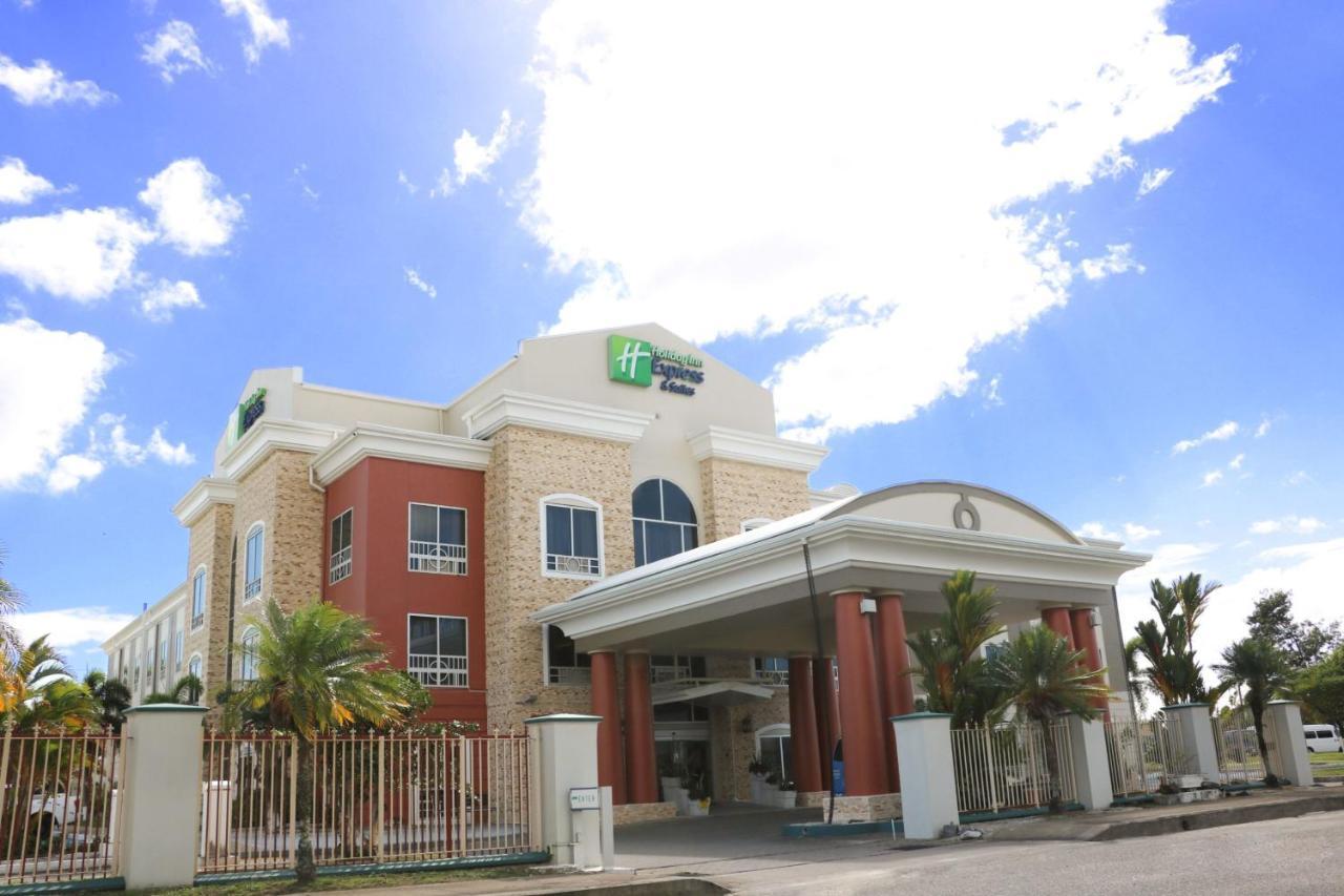 Holiday Inn Express Trincity, An Ihg Hotel Piarco Exterior foto