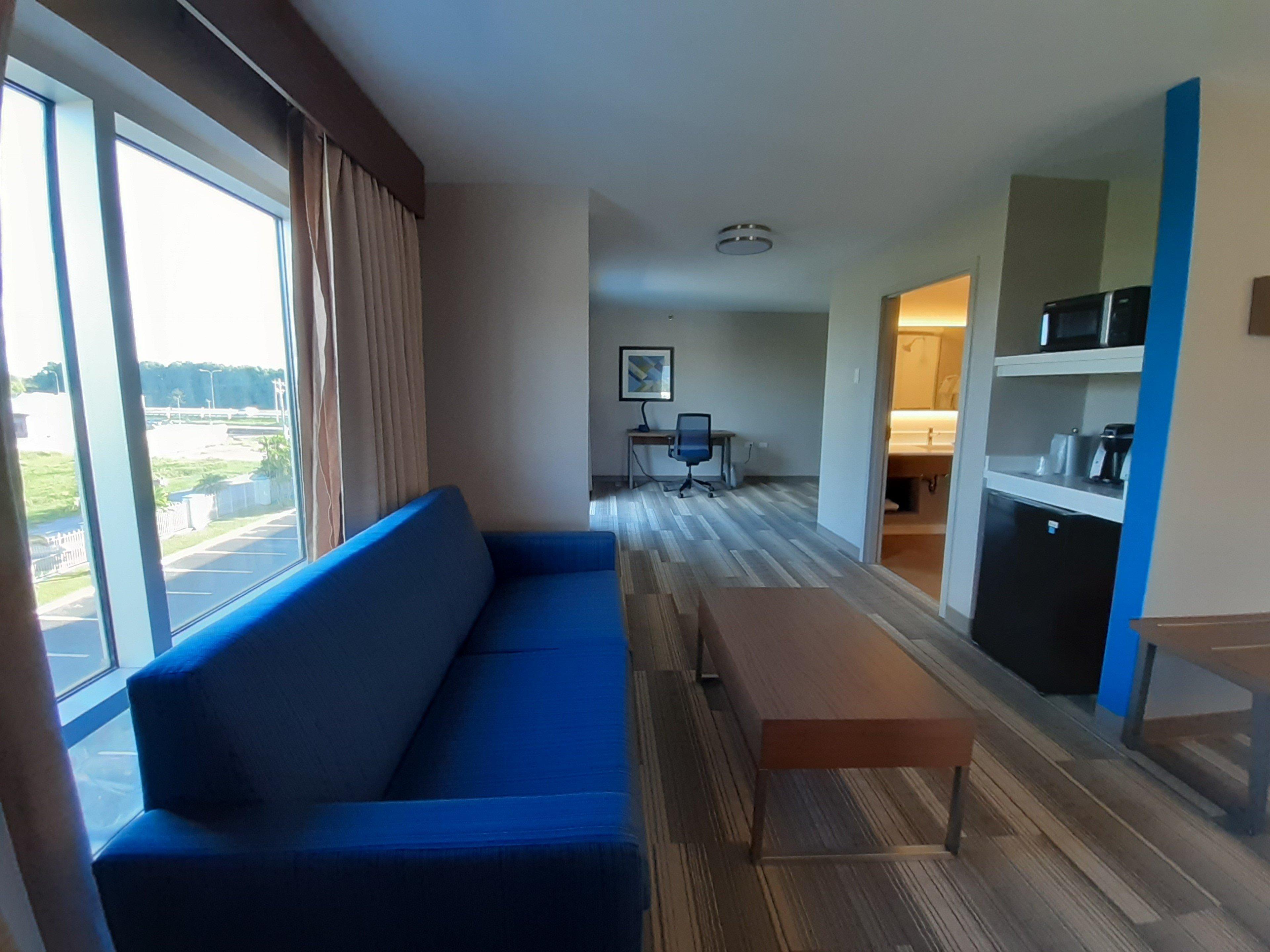 Holiday Inn Express Trincity By Ihg Exterior foto