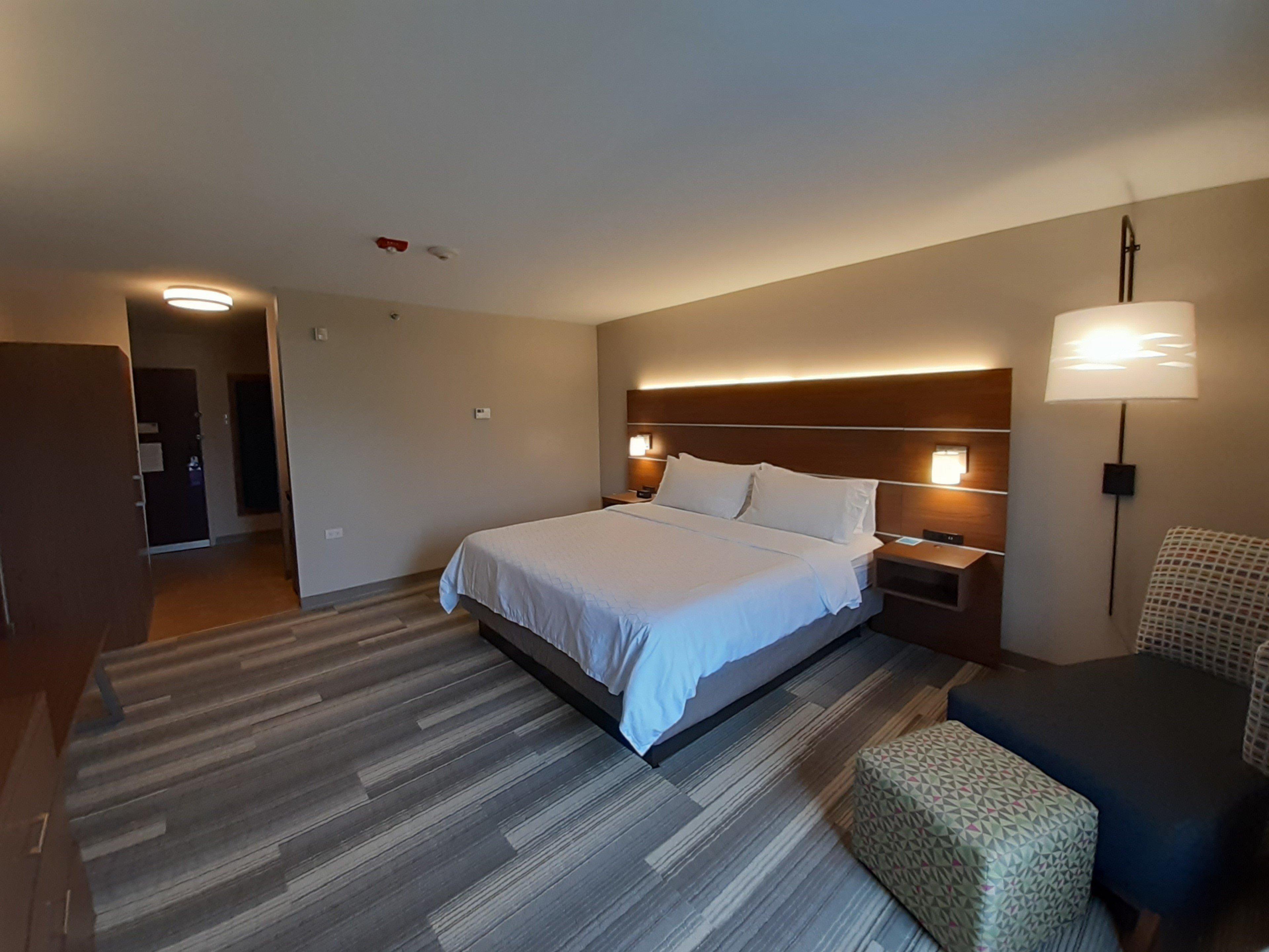 Holiday Inn Express Trincity By Ihg Exterior foto