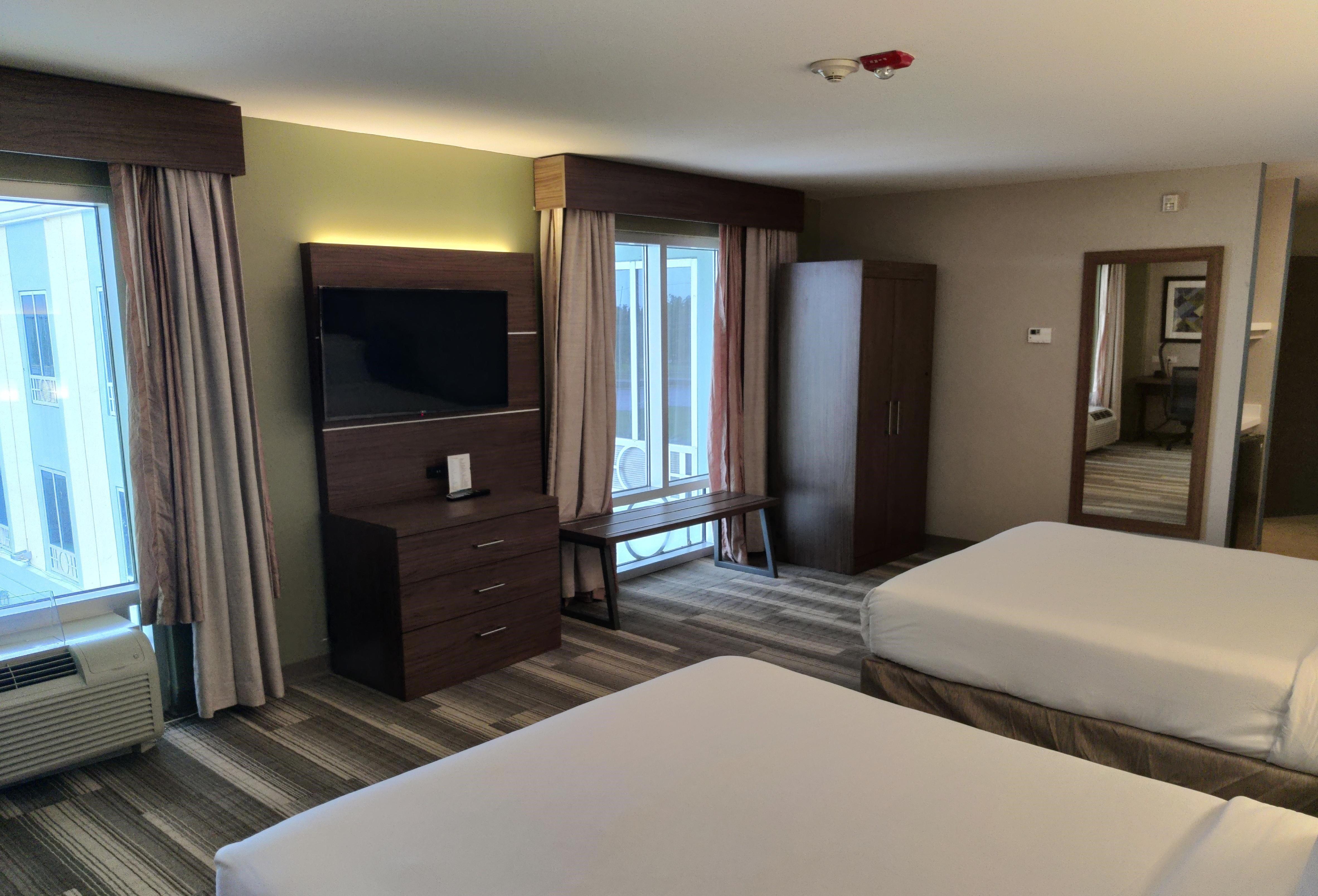 Holiday Inn Express Trincity By Ihg Exterior foto