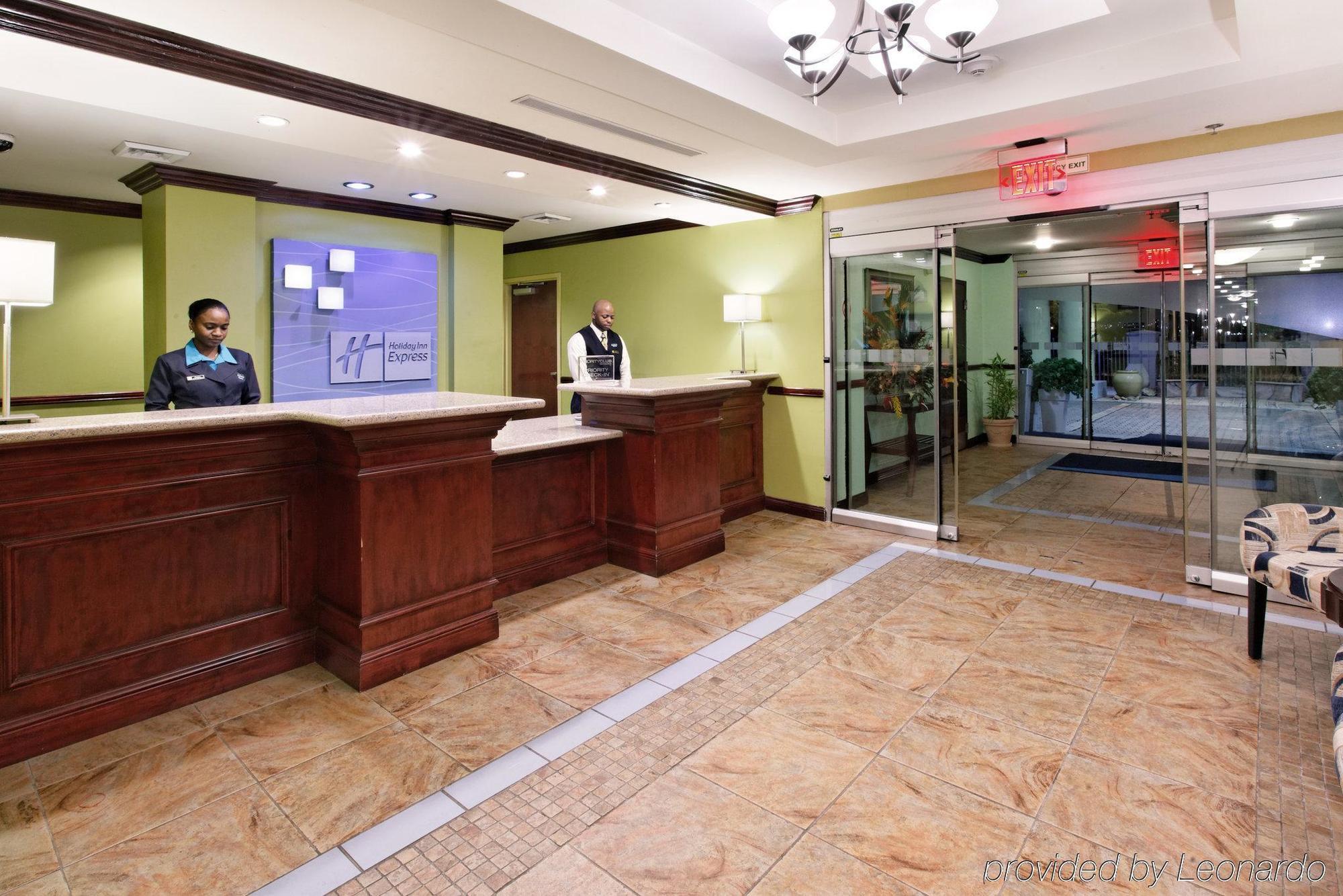 Holiday Inn Express Trincity By Ihg Interior foto