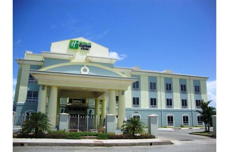 Holiday Inn Express Trincity, An Ihg Hotel Piarco Exterior foto