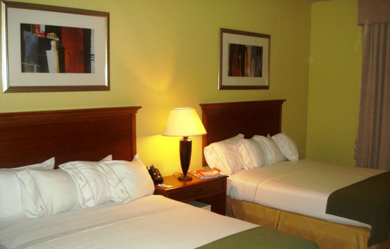Holiday Inn Express Trincity By Ihg Exterior foto